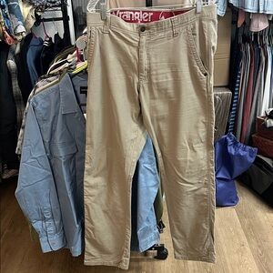 Wrangler Men's Khaki Chinos 32x32